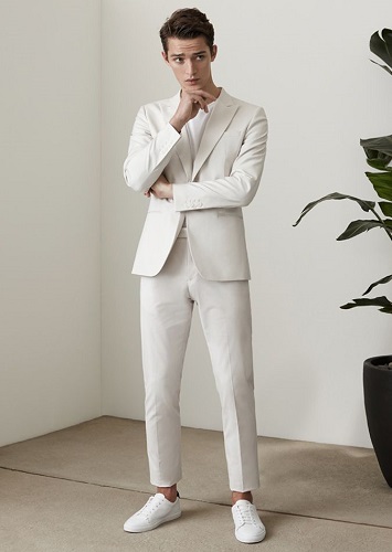 all-white-outfit.jpg all-white-outfit.jpg